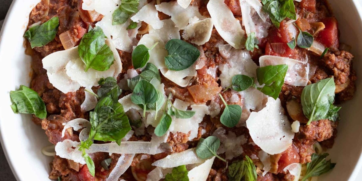 Slow Cooker Meat Spaghetti Sauce - The Matbakh