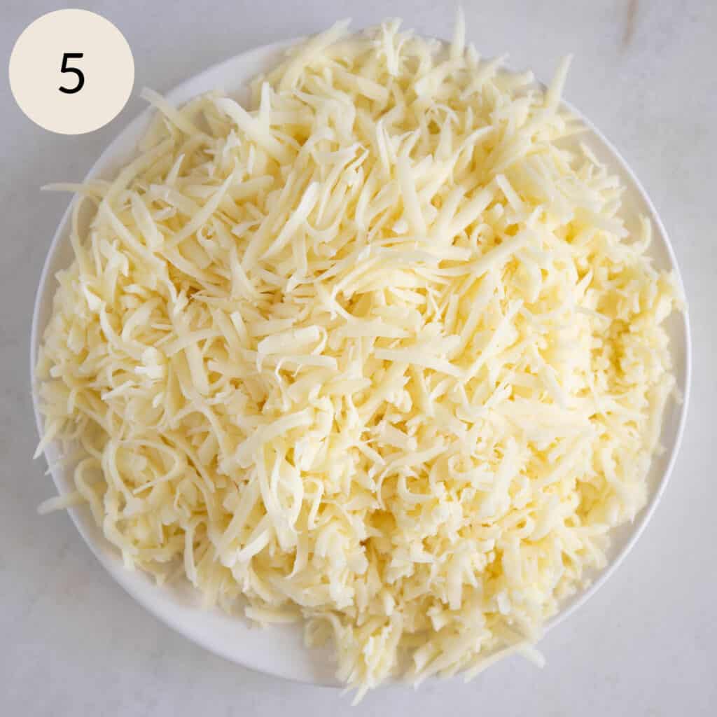 shred the mozzarella cheese
