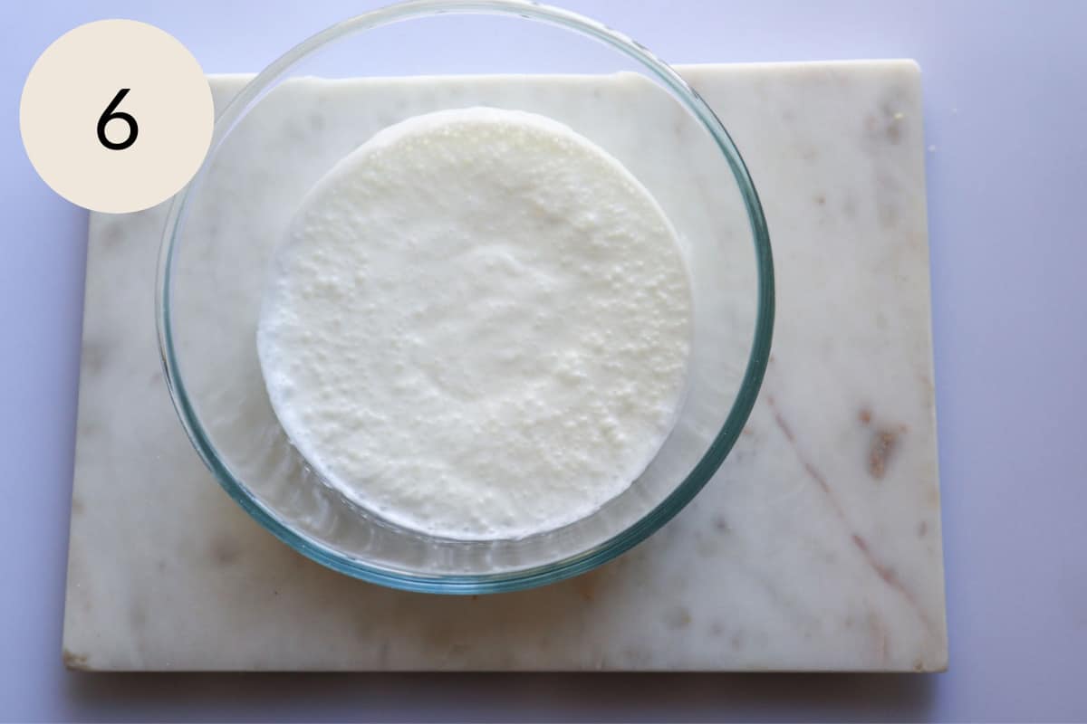 mix the baking powder and yogurt until it bubbles