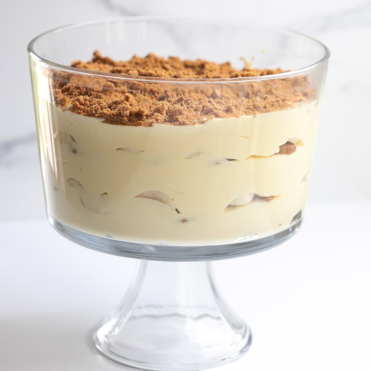 biscoff banana pudding in a serving dish.